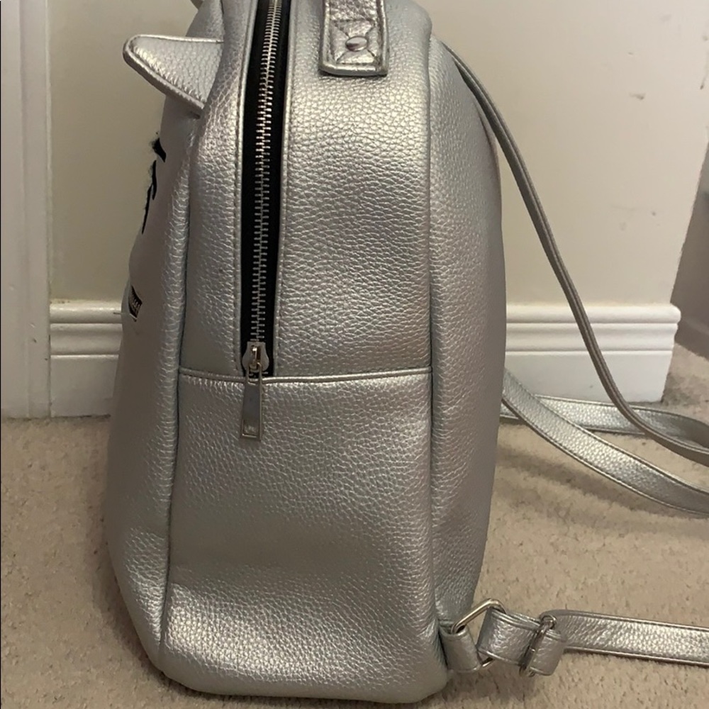 Cute Silver Kitty Backpack - Picture 3 of 5